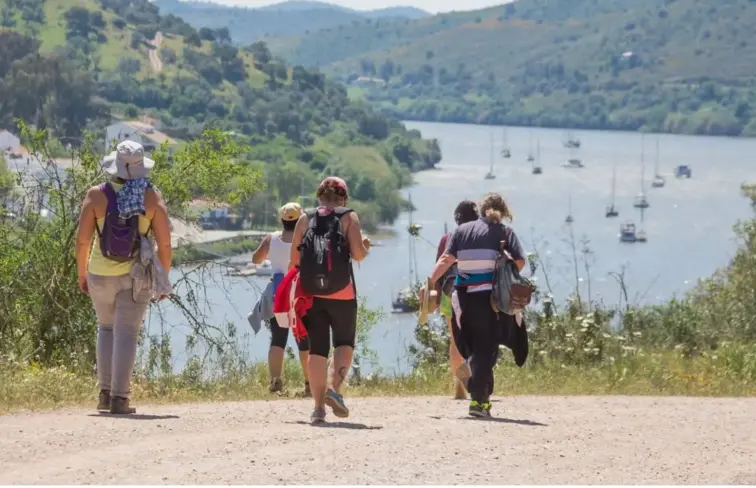Grupo durante caminhada em Alcoutim